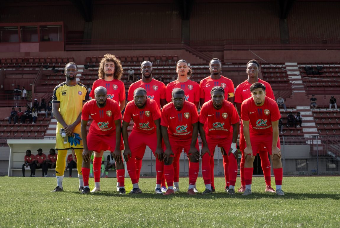 Le onze de départ de l’équipe première seniors du FC Melun, en Régional 1, avant un match au complexe sportif Jacques Marinelli