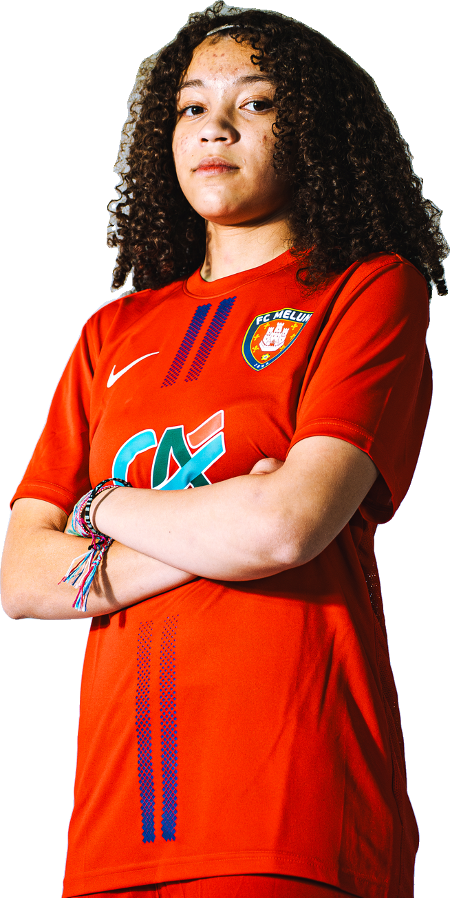 Portrait détouré d’une joueuse du FC Melun en maillot domicile